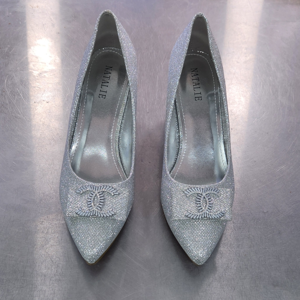 Natalie Silver Glitter Heel Pumps with C Design On Front..size 9 Brand New